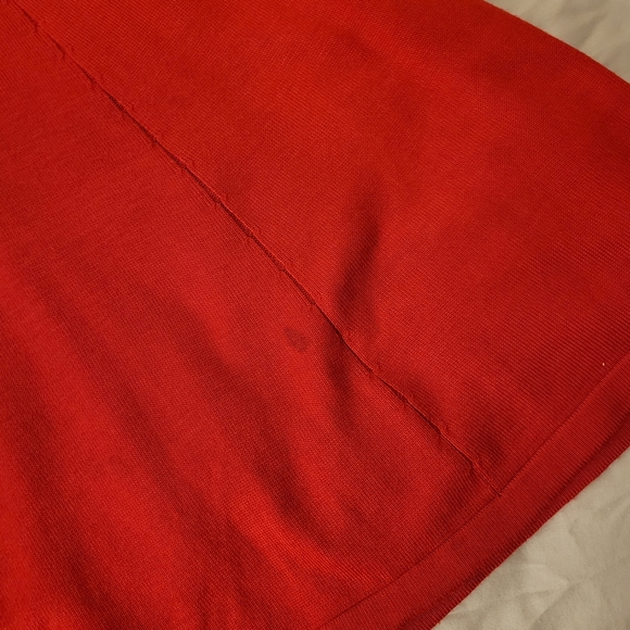 Jessica Howard (100% acrylic) Small, Red - Picture 4 of 5